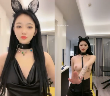 Hot girl trung hoa nhảy show hàng tại nơi làm việc